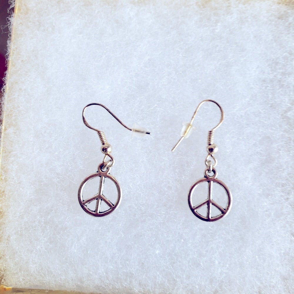 💥$8 Each or 3/$15💥🆕 Handmade 5/8” Sterling Silver Peace Sign Charm Earrings